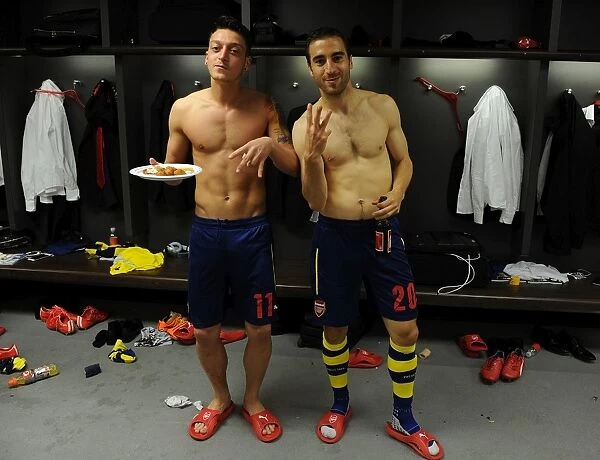 Arsenal FC: Celebrating FA Cup Victory - Ozil and Flamini in the Changing Room (2015)