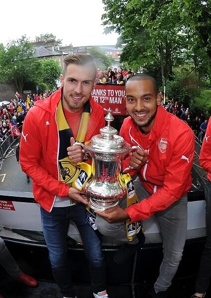 Arsenal FC: Celebrating FA Cup Victory with Ramsey and Walcott (2014-15)