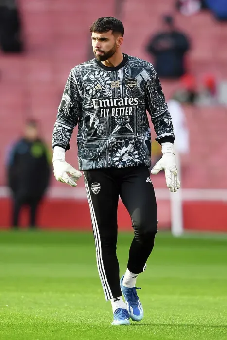 Framed Print : Arsenal FC: David Raya's Focused Warm-Up at Emirates Stadium (2023-24) Framed Print : Arsenal FC: David Raya's Focused Warm-Up at Emirates Stadium (2023-24)