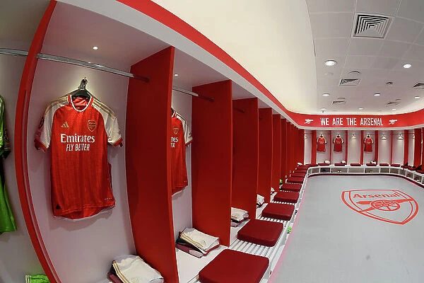 Arsenal FC Dressing Room: Pre-Match Huddle vs Sevilla FC, UEFA Champions League 2023 / 24