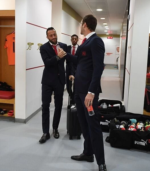 Arsenal FC: A Duel of Keepers - Ospina and Cech in the Changing Room before Arsenal v 1. FC Koeln (UEFA Europa League, 2017)