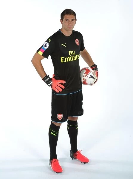 Arsenal FC: Emiliano Martinez at 2016-17 First Team Photocall