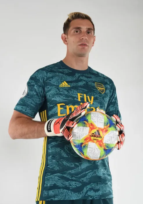 Framed Print : Arsenal FC: Emiliano Martinez at Training Ahead of 2019-20 Season Framed Print : Arsenal FC: Emiliano Martinez at Training Ahead of 2019-20 Season