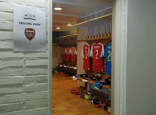 Arsenal FC: Exclusive Look - The Calm Before the Storm: Arsenal Changing Room before the 2016 Pre-Season Friendly vs Manchester City