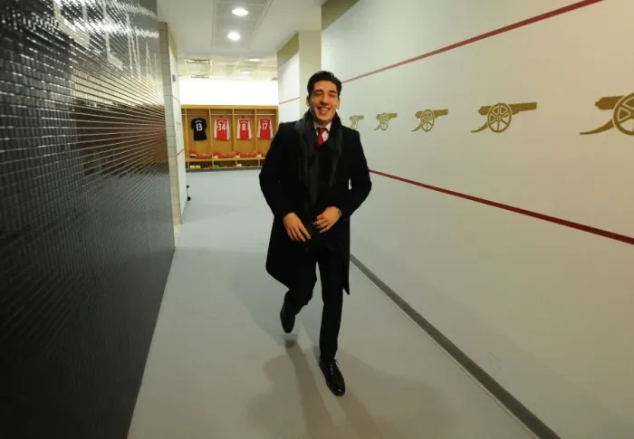 Framed Print : Arsenal FC: Hector Bellerin in the Home Changing Room - Arsenal vs AFC Bournemouth (2016 / 17)
