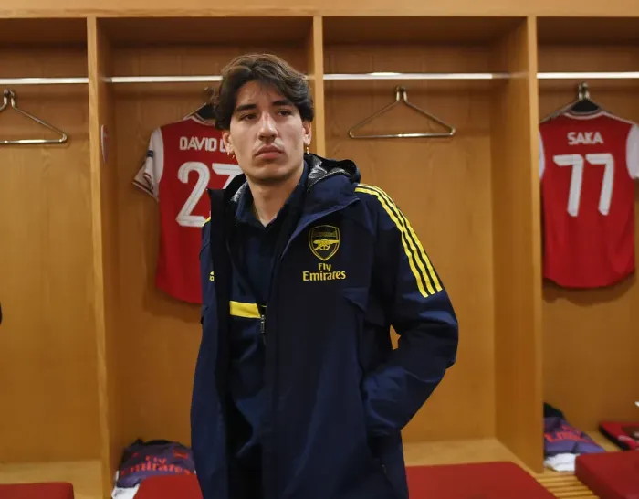 Framed Print : Arsenal FC: Hector Bellerin's Pre-Match Routine vs Olympiacos FC - UEFA Europa League 2020