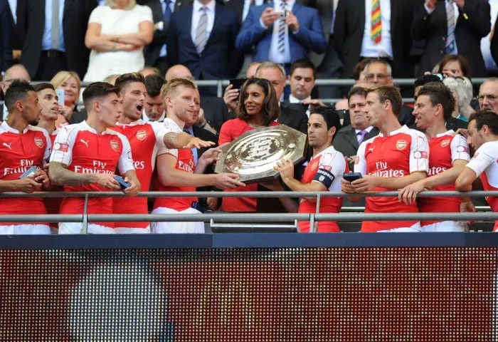 Framed Print : Arsenal FC: Janet Rocastle Presents FA Community Shield to Mertesacker and Arteta Framed Print : Arsenal FC: Janet Rocastle Presents FA Community Shield to Mertesacker and Arteta
