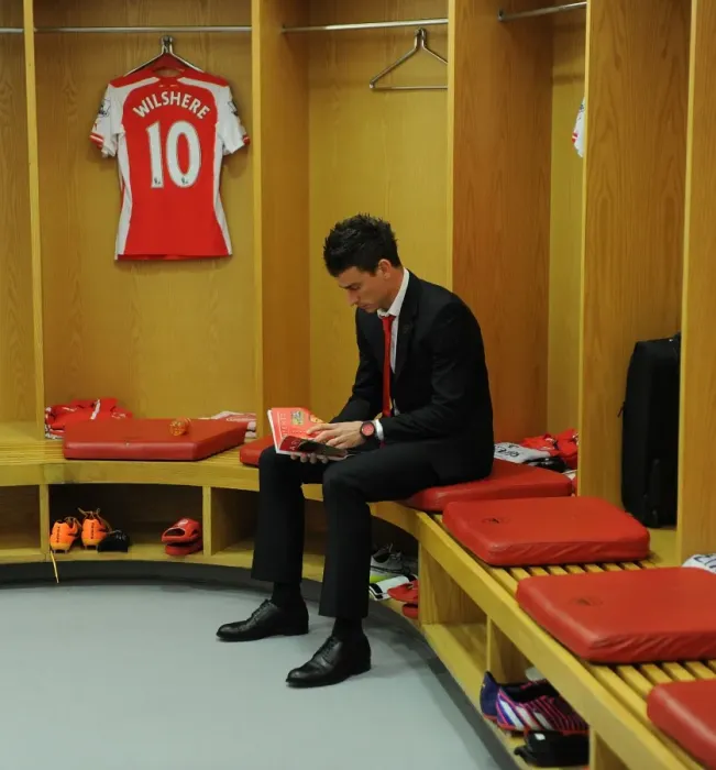 Framed Print : Arsenal FC: Laurent Koscielny's Pre-Match Ritual (2014-15) Framed Print : Arsenal FC: Laurent Koscielny's Pre-Match Ritual (2014-15)