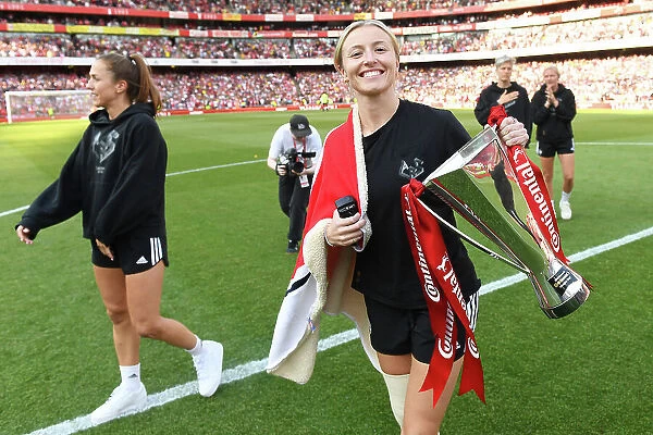Arsenal FC Lifts FA Women's League Cup Against Wolverhampton Wanderers