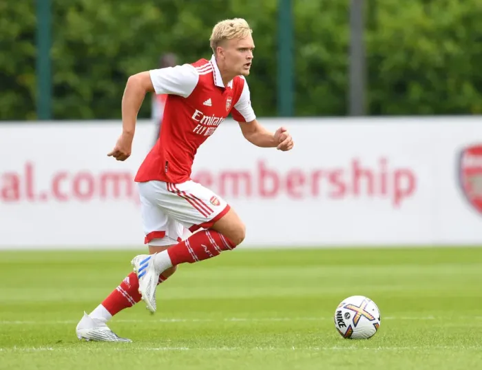 Framed Print : Arsenal FC: Matt Smith in Action at Arsenal's Pre-Season Training vs Ipswich Town (2022-23)