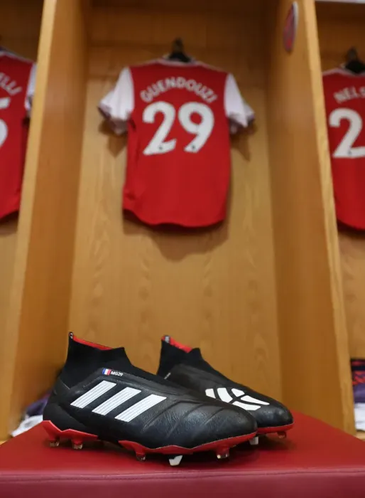 Framed Print : Arsenal FC: Matteo Guendouzi's Pre-Match Ritual vs Brighton & Hove Albion (2019-20)