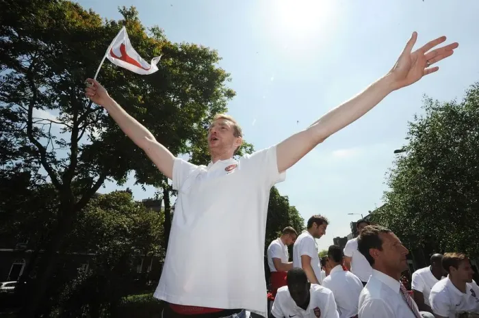 Framed Print : Arsenal FC: Per Mertesacker Celebrates FA Cup Victory during the 2014 Parade in London