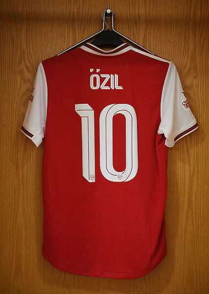 Arsenal FC: Mesut Ozil's Emirates Cup Jersey in the Home Changing Room (Arsenal v Olympique Lyonnais, 2019)