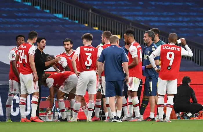 Framed Print : Arsenal FC: Mikel Arteta Motivates Players During FA Cup Semi-Final vs Manchester City