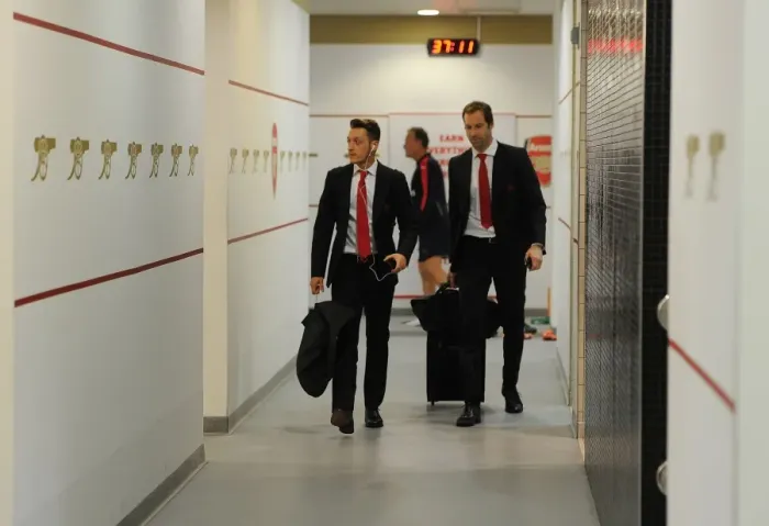 Framed Print : Arsenal FC: Ozil and Cech in Deep Focus - Arsenal Changing Room before Arsenal vs Everton (2015 / 16) Framed Print : Arsenal FC: Ozil and Cech in Deep Focus - Arsenal Changing Room before Arsenal vs Everton (2015 / 16)