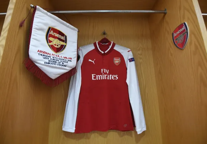 Framed Print : Arsenal FC: Pre-Match Gear - Shirt and Pennant (vs AC Milan, UEFA Europa League 2018) Framed Print : Arsenal FC: Pre-Match Gear - Shirt and Pennant (vs AC Milan, UEFA Europa League 2018)