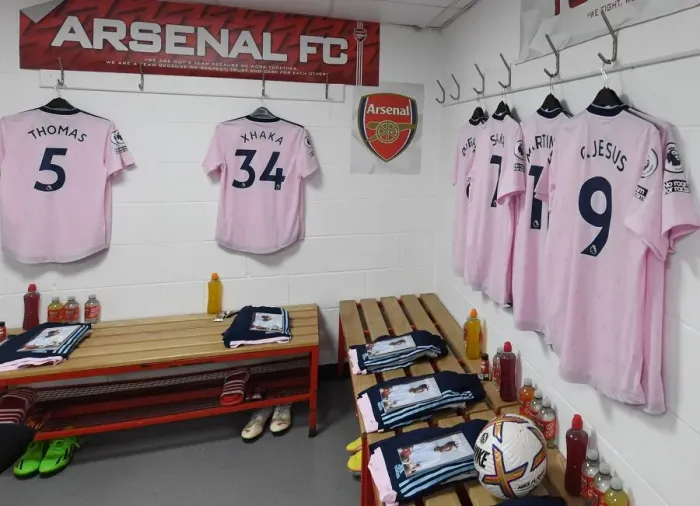 Framed Print : Arsenal FC: Pre-Match Huddle at AFC Bournemouth's Vitality Stadium (2022-23)