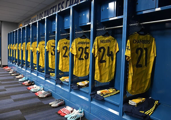 Arsenal FC: Pre-Match Huddle - Arsenal Changing Room, Dignity Health Sports Park (2019)