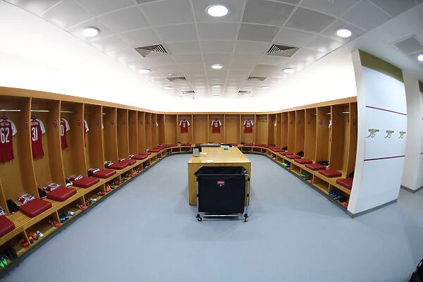Arsenal FC: Pre-Match Huddle in the Changing Room before Europa League Semi-Final vs Atletico Madrid