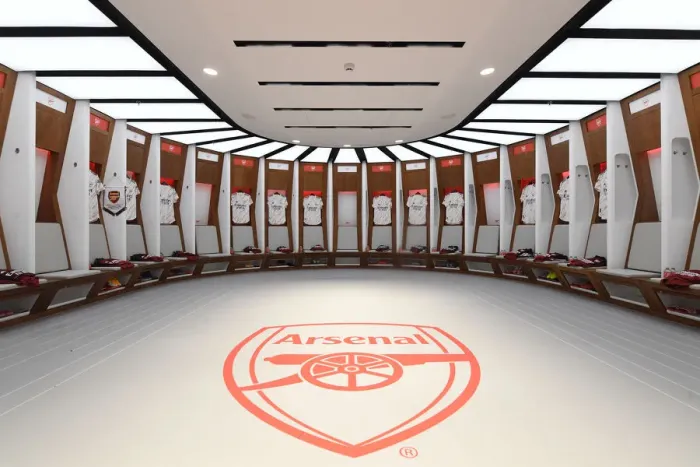 Framed Print : Arsenal FC: Pre-Match Huddle in the Changing Room before FA Community Shield vs Liverpool (2020-21)