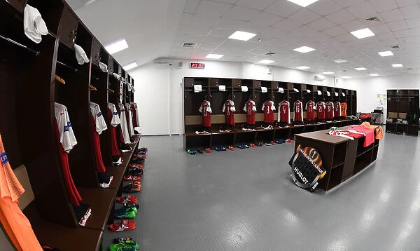 Arsenal FC - Pre-Match Huddle in CSKA Moscow Changing Room (UEFA Europa League 2017-18)
