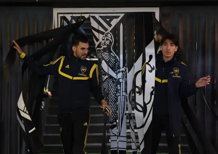 Framed Print : Arsenal FC: Pre-Match Huddle with Dani Ceballos and Hector Bellerin before Vitoria SC Clash in Europa League