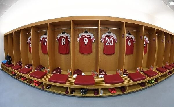 Arsenal FC: Pre-Match Huddle in Emirates Stadium Dressing Room vs AFC Bournemouth (2018-19)