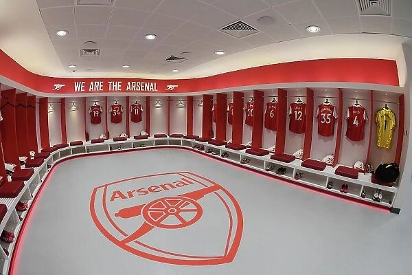 Arsenal FC: Pre-Match Huddle in Emirates Stadium Changing Room (Arsenal v Everton, Premier League 2022-23)