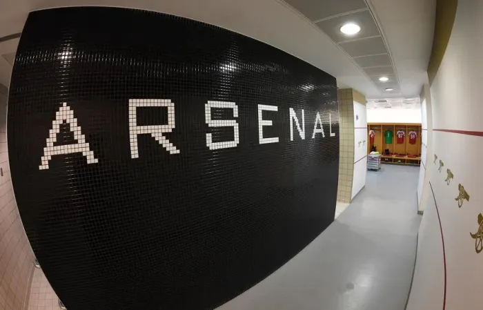 Framed Print : Arsenal FC: Pre-Match Huddle in Emirates Stadium Dressing Room vs Fulham FC (2018-19) Framed Print : Arsenal FC: Pre-Match Huddle in Emirates Stadium Dressing Room vs Fulham FC (2018-19)
