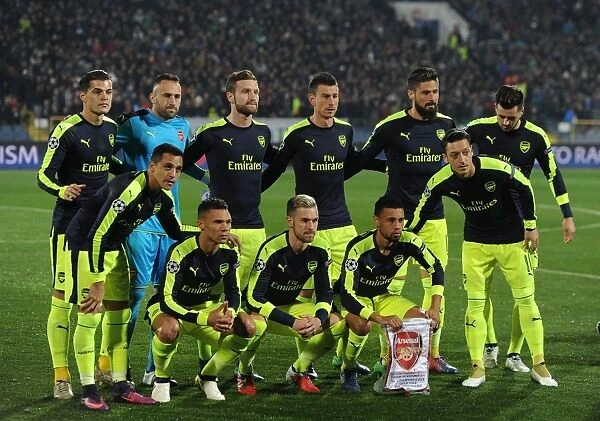 Arsenal FC: Pre-Match Huddle Against Ludogorets Razgrad in UEFA Champions League (2016)