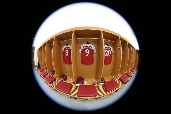 Arsenal FC: Pre-Match Huddle - Ramsey, Lacazette, and Mustafi in the Changing Room (Arsenal v Bournemouth, 2018-19)