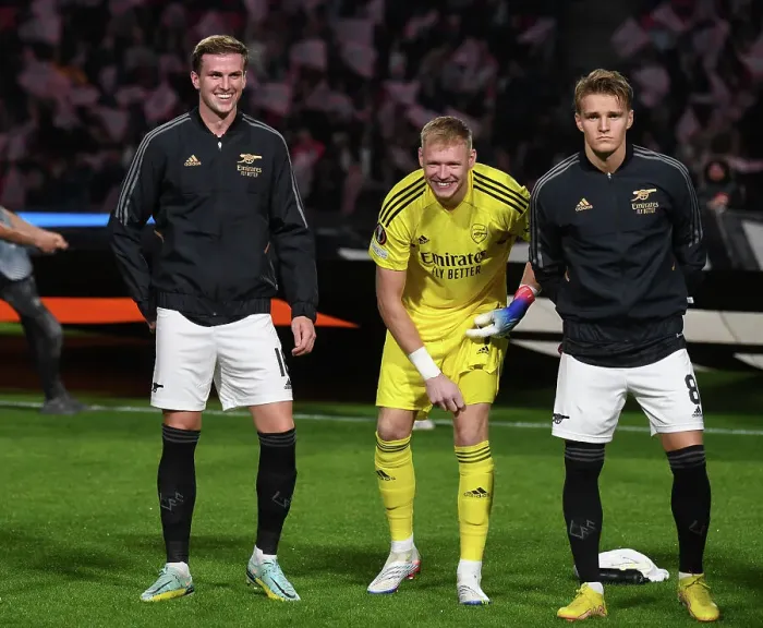 Framed Print : Arsenal FC: Pre-Match Huddle vs PSV Eindhoven, UEFA Europa League 2022-23