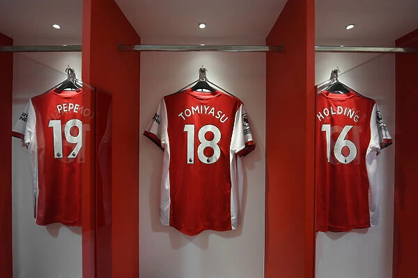 Arsenal FC: Pre-Match Rituals - Pepe, Tomiyasu, and Holding in the Changing Room