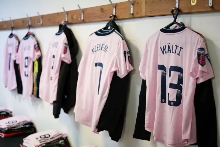 Framed Print : Arsenal FC: Preparing for the Showdown against Liverpool FC in FA Womens Super League