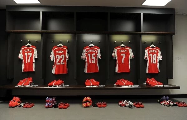 Arsenal FC: Readying for Battle in the FA Community Shield - A Peek into the Team's Changing Room (2014 / 15)