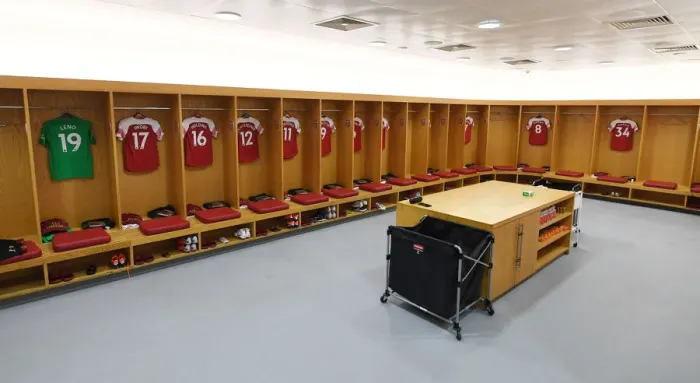 Framed Print : Arsenal FC: Behind the Scenes in the Changing Room before Manchester City Clash (2018-19)