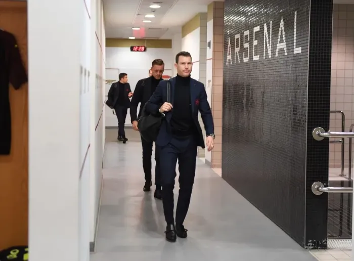 Framed Print : Arsenal FC: Stephan Lichtsteiner's Pre-Match Routine vs Southampton (Premier League, 2018-19)
