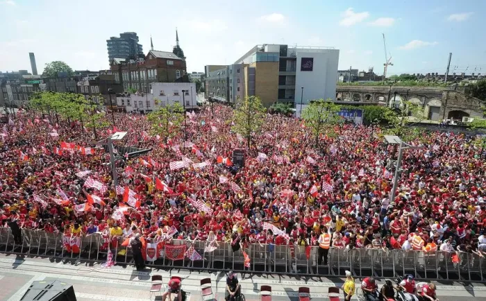 Framed Print : Arsenal FC: Triumphant FA Cup Victory Parade in London, 2014