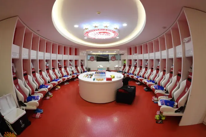 Framed Print : Arsenal FC: United Before Battle - Pre-Match Focus vs SL Benfica (UEFA Europa League, 2021)