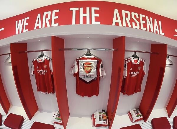 Arsenal FC: United in Pre-Battle Focus - The Huddle Before Taking on PSV Eindhoven, UEFA Europa League 2022-23