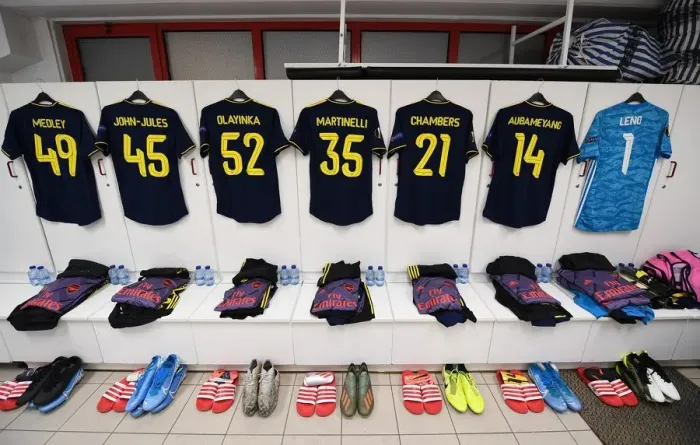 Framed Print : Arsenal FC: United in Pre-Match Focus - The Huddle before Battle, UEFA Europa League 2019-20, Standard Liege Framed Print : Arsenal FC: United in Pre-Match Focus - The Huddle before Battle, UEFA Europa League 2019-20, Standard Liege