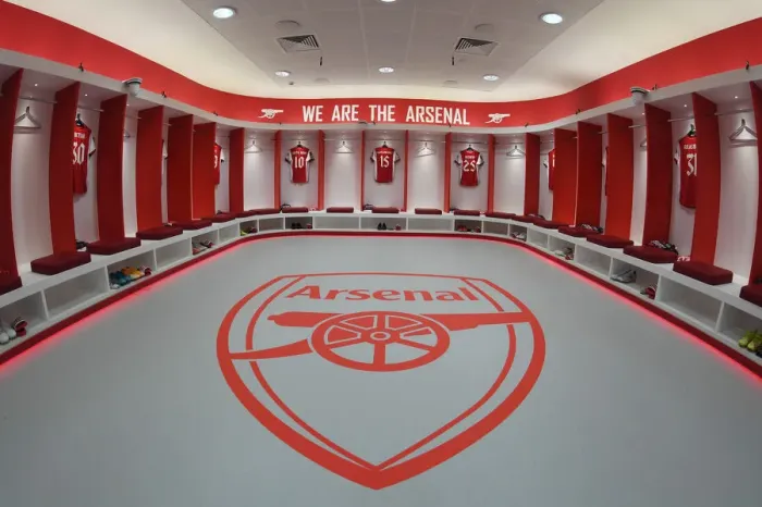 Framed Print : Arsenal FC: Unity in the Changing Room before Arsenal vs Leeds United (Carabao Cup 2021-22)
