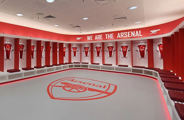 Arsenal FC: Unity in the Changing Room Before Battle - Arsenal vs Crystal Palace (2021-22 Premier League)