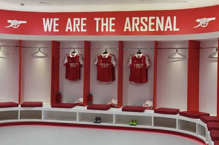 Framed Print : Arsenal FC: Unity in the Changing Room - Pre-Match Moment (2022-23) Framed Print : Arsenal FC: Unity in the Changing Room - Pre-Match Moment (2022-23)