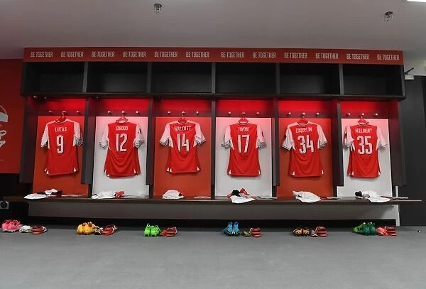 Arsenal FC: The Unseen Moment in the Changing Room Before the FA Cup Final vs Chelsea (2017)