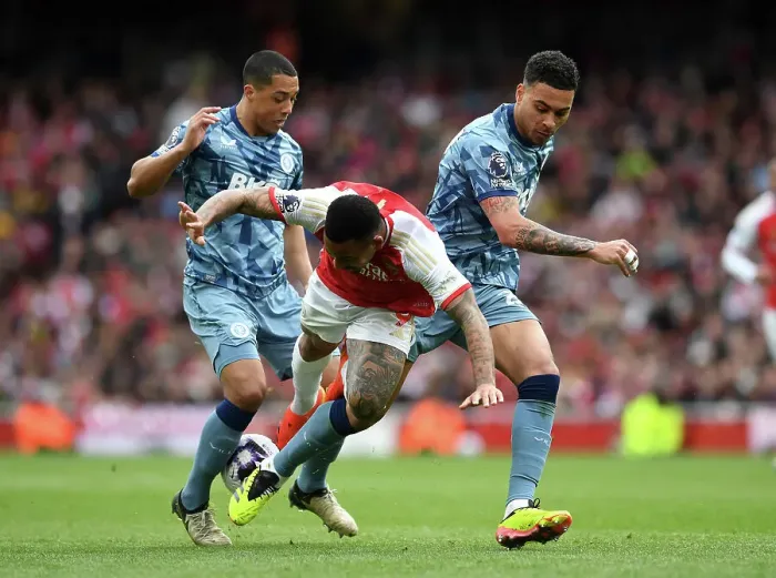 Framed Print : Arsenal FC v Aston Villa - Premier League