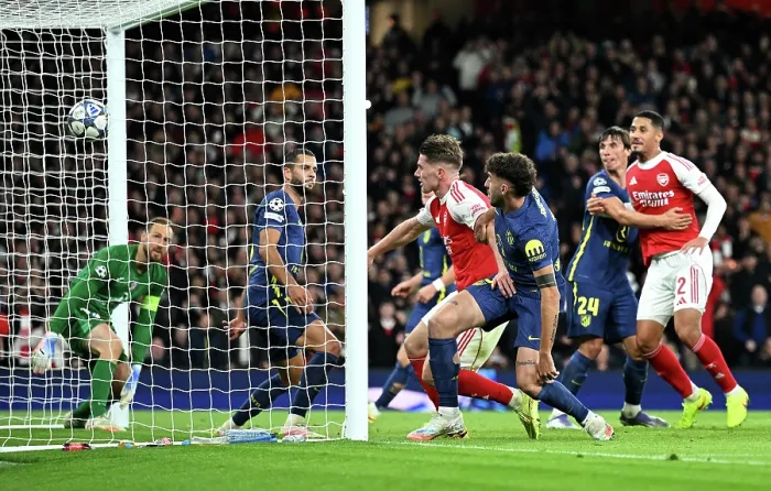 Framed Print : Arsenal FC v Atletico de Madrid - UEFA Champions League 2025 / 26 League Phase MD3