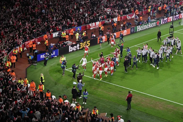 Framed Print : Arsenal FC v Atletico de Madrid - UEFA Champions League 2025 / 26 Semi Final Second Leg