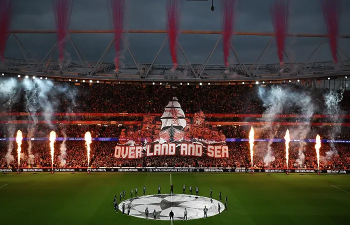 Framed Print : Arsenal FC v Atletico de Madrid - UEFA Champions League 2025 / 26 Semi Final Second Leg
