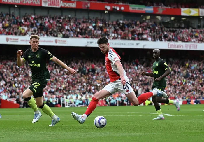 Framed Print : Arsenal FC v Brentford FC - Premier League